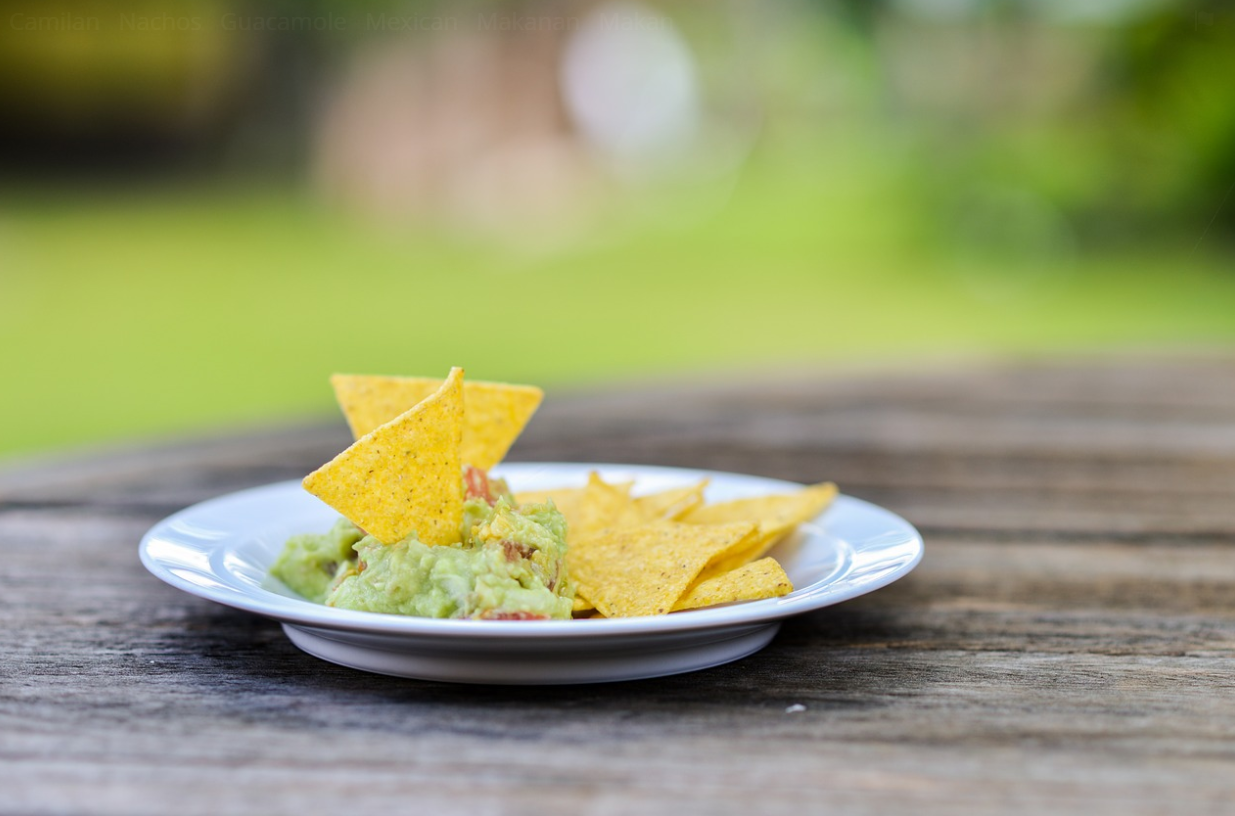 Healthy Guacamole for your first vegetarian food